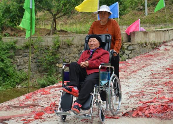 喜气洋洋过河去